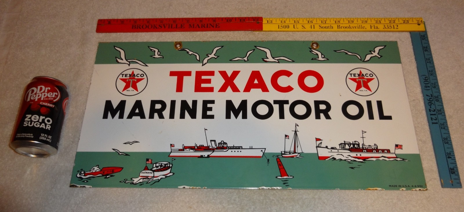 VINTAGE 1953 TEXACO MARINE MOTOR OIL BOATS SEAGULLS 22" PORCELAIN METAL GAS SIGN