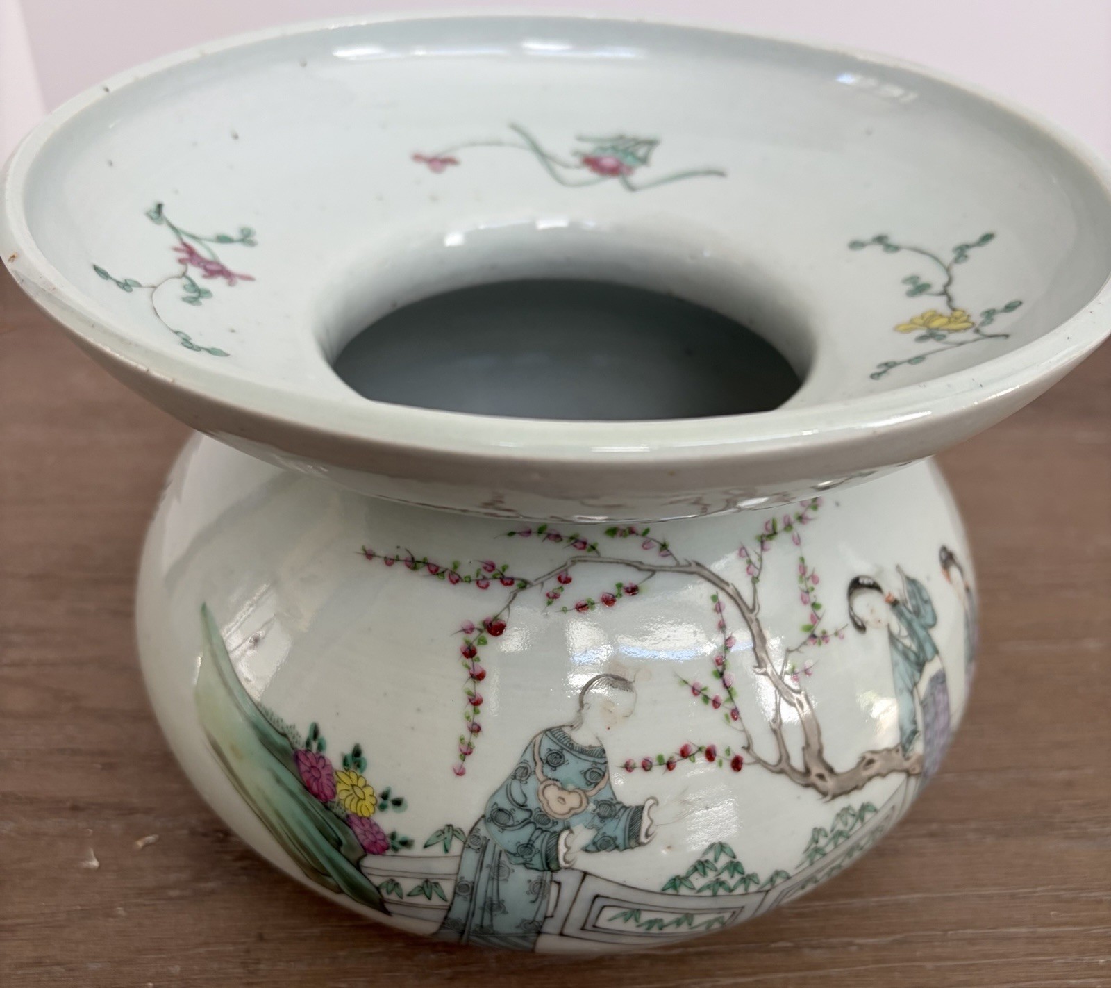 Vintage Chinese Famille Rose Zhadou Vase Jingdezhen Court Ladies 8.5"