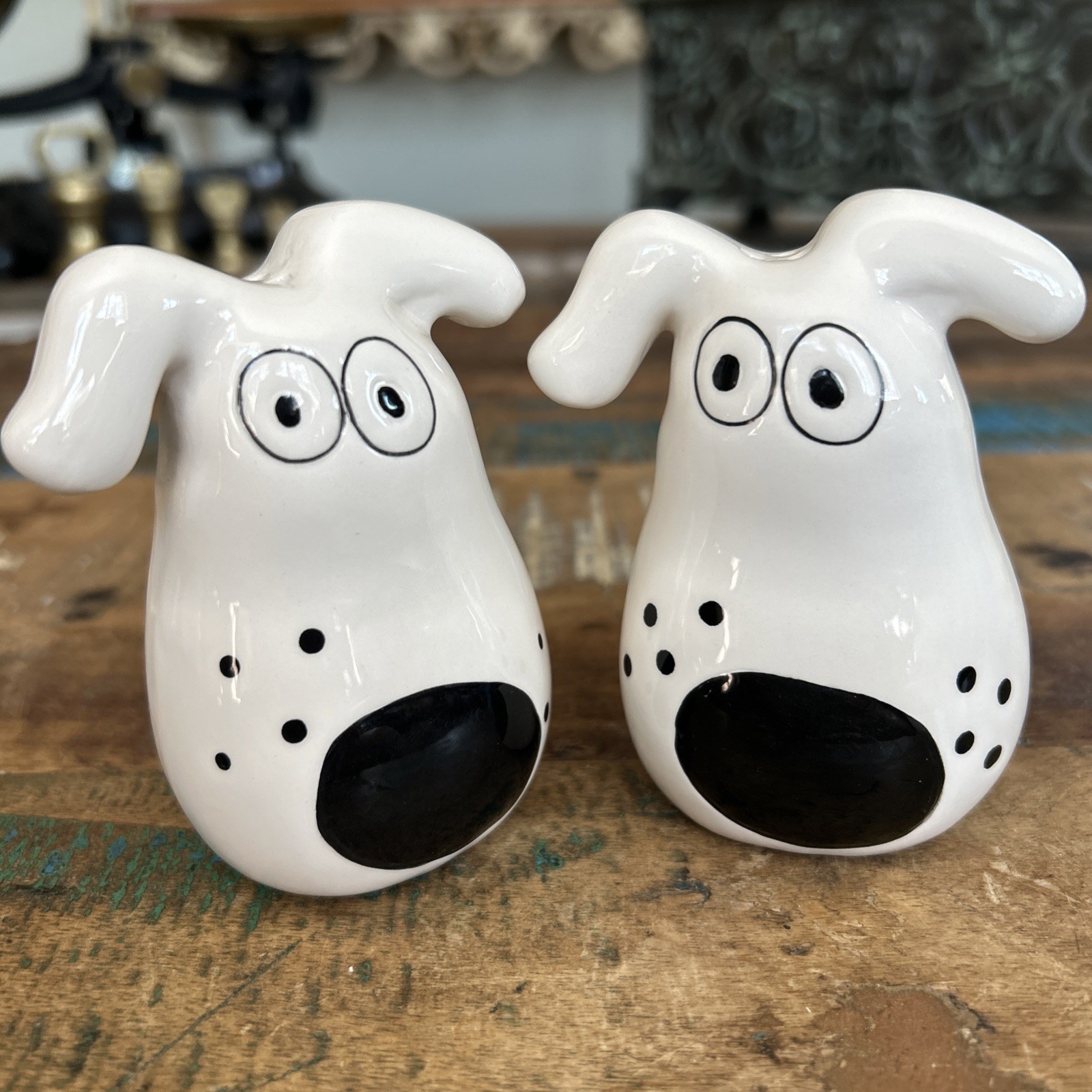 Retro Dog Ceramic Salt and Pepper Shakers NIB CuTE 