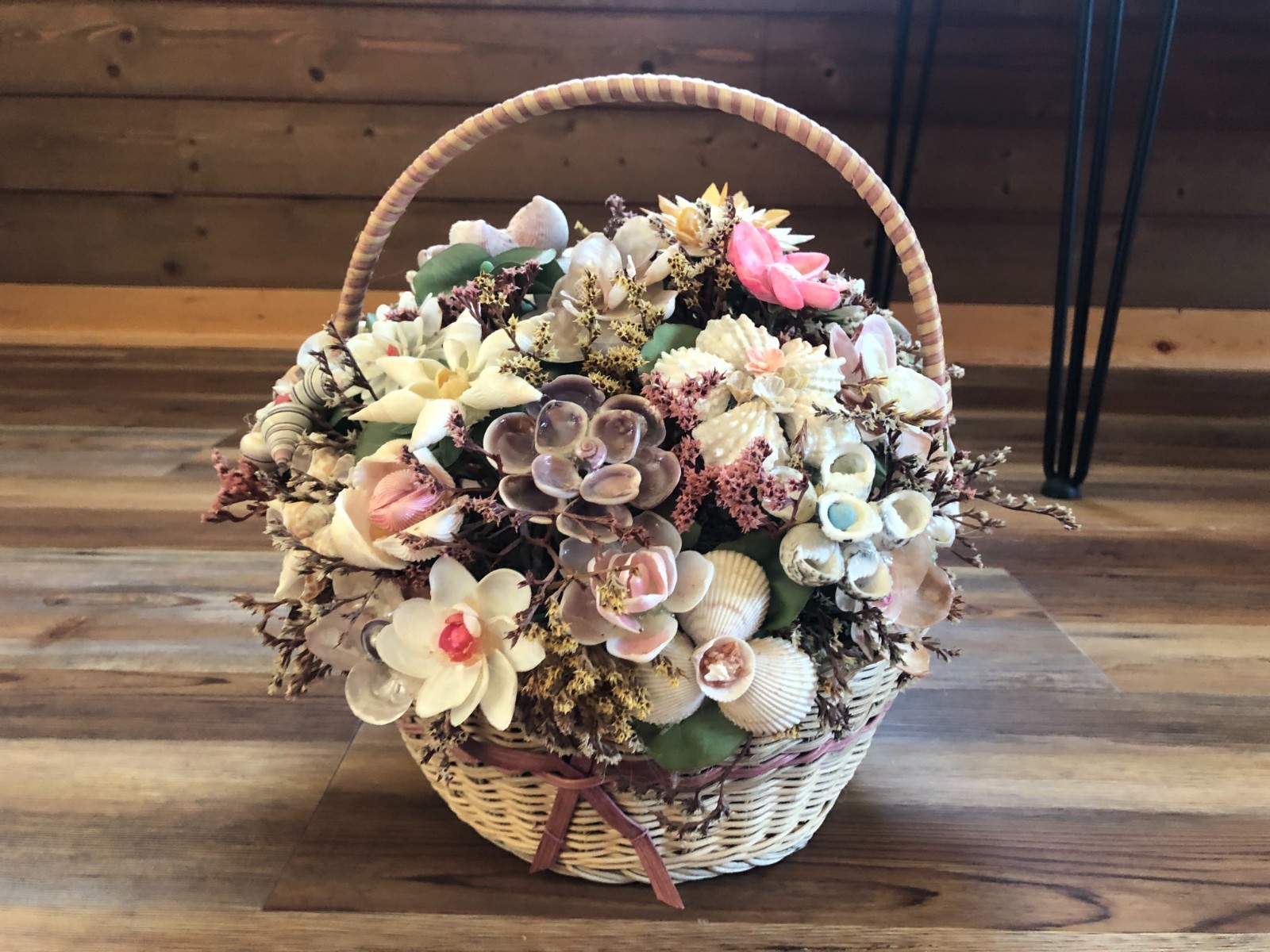 Handmade Sea Shell Flower Bouquet in a Basket Handmade Sea Shell Flower Bouquet in a Basket
