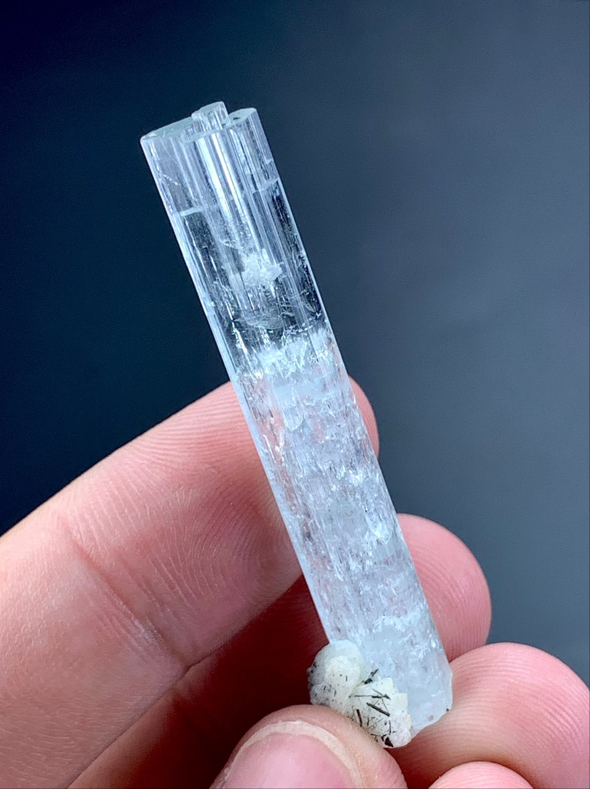 29 Carat Aquamarine Crystal from Skardu Pakistan 29 Carat Aquamarine Crystal from Skardu Pakistan