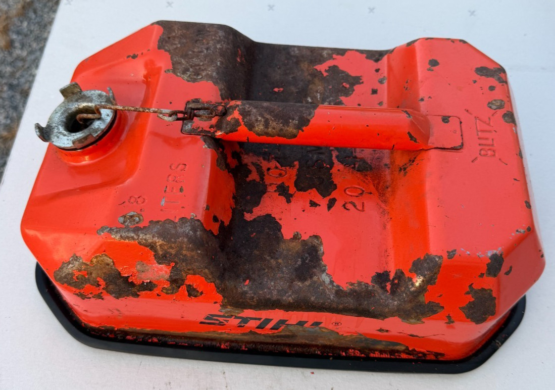 Vtg Rare STIHL USMC Blitz 1 Gallon Gas Can Missing Fuel Spout  TOOL BOX Restore