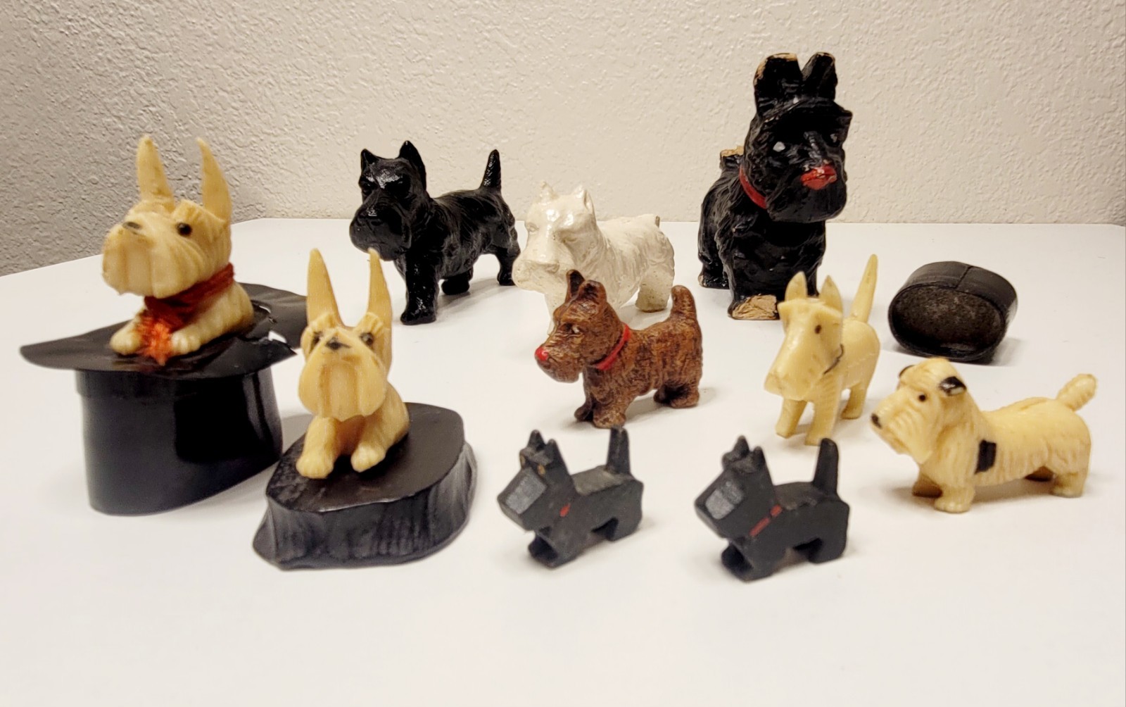 VINTAGE Scottie Dog LOT 10 Piece - Scottish Terrier - Celluloid Wood Syroco VINTAGE Scottie Dog LOT 10 Piece - Scottish Terrier - Celluloid Wood Syroco