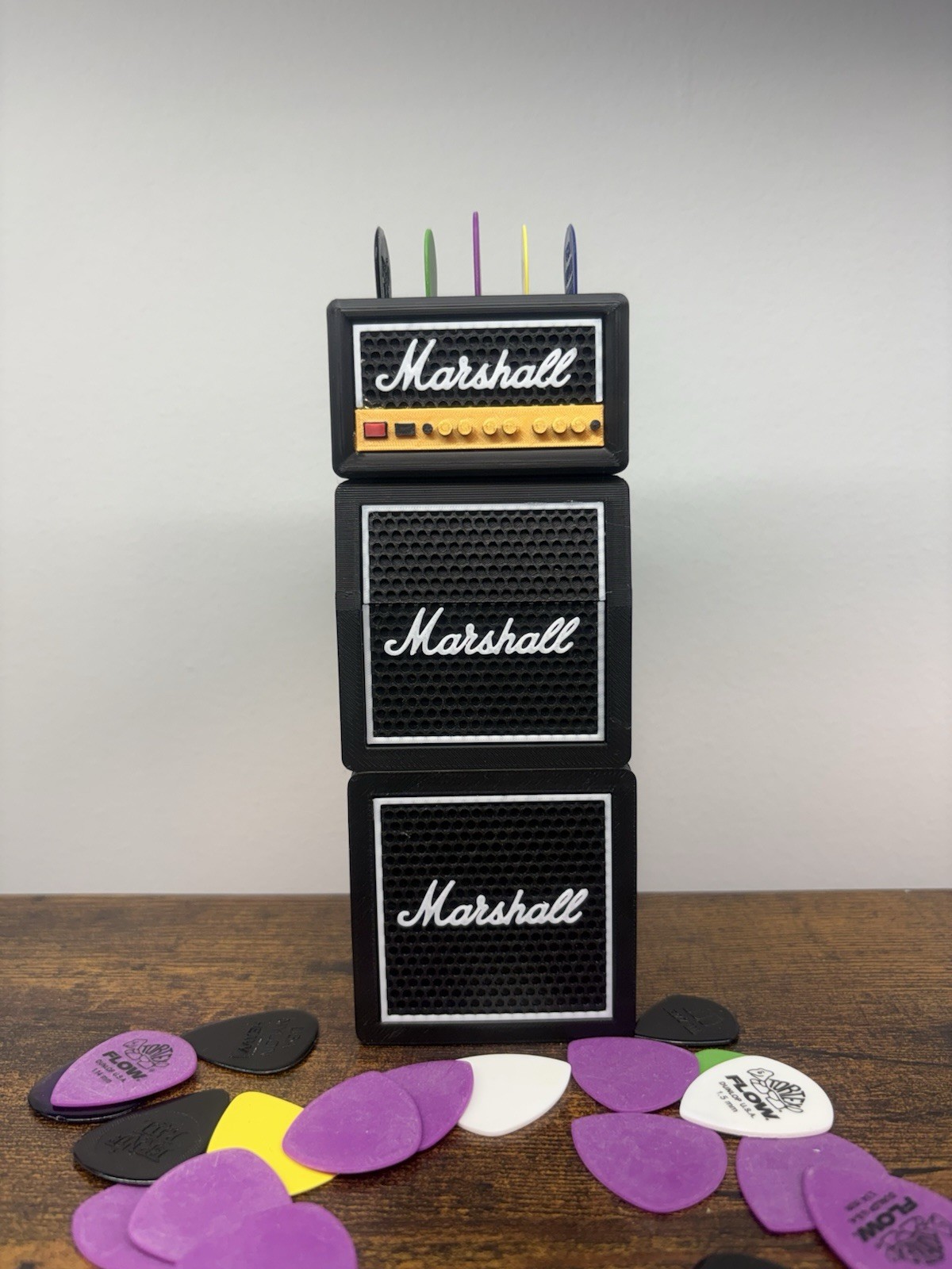 Marshall Miniature Amplifier Collectible Figurine Guitar Pick Holder Black Gold Marshall Miniature Amplifier Collectible Figurine Guitar Pick Holder Black Gold