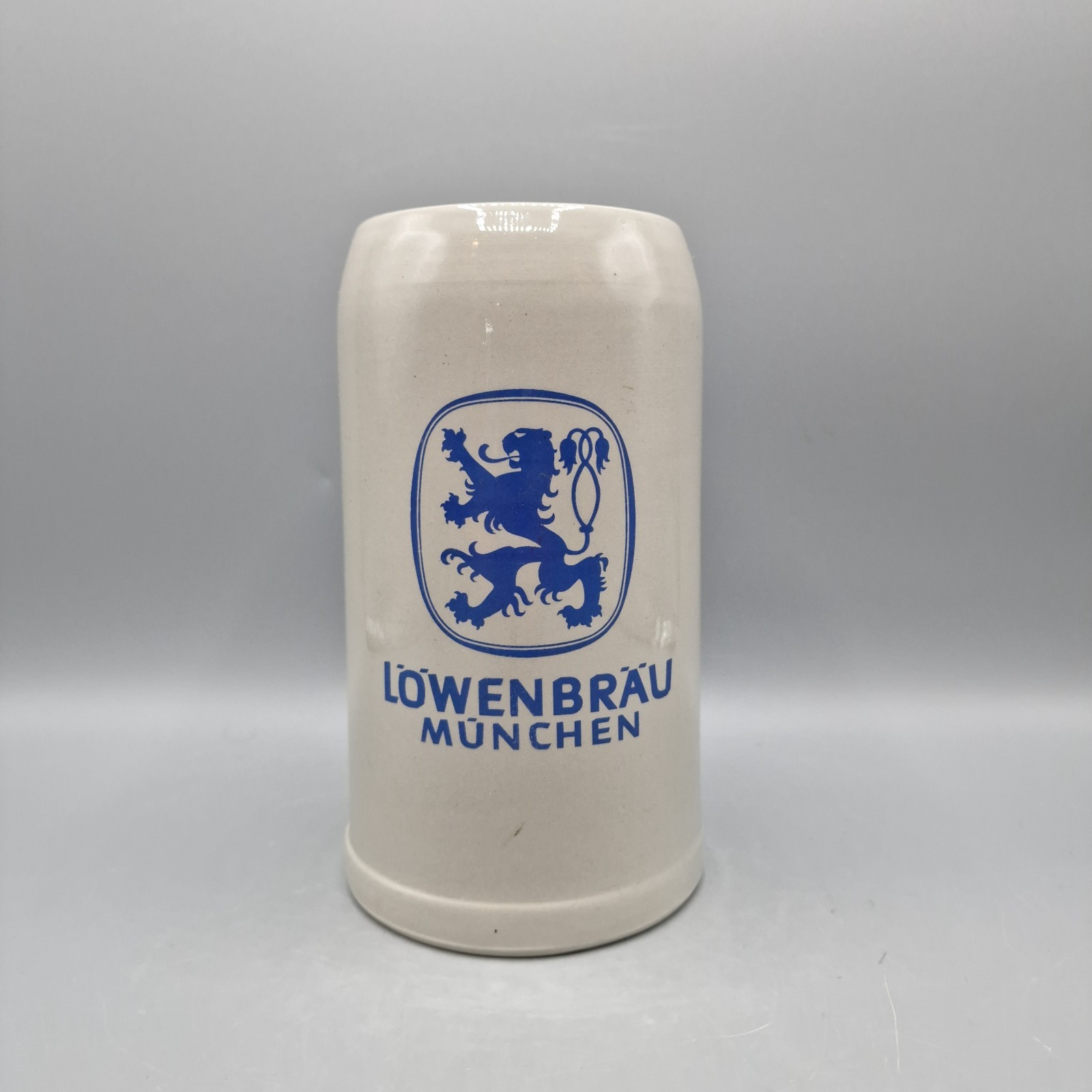 VTG Lowenbrau Munchen Stoneware Beer Stein 1 L Mug 7.25" Tall, Handle, Germany VTG Lowenbrau Munchen Stoneware Beer Stein 1 L Mug 7.25" Tall, Handle, Germany