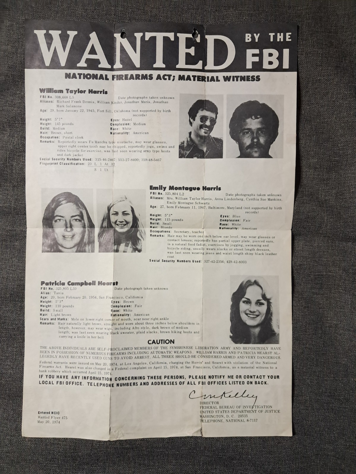 HISTORICAL Original 1974 Patty Hearst FBI Poster Mailed Military Fort Lawton WA HISTORICAL Original 1974 Patty Hearst FBI Poster Mailed Military Fort Lawton WA