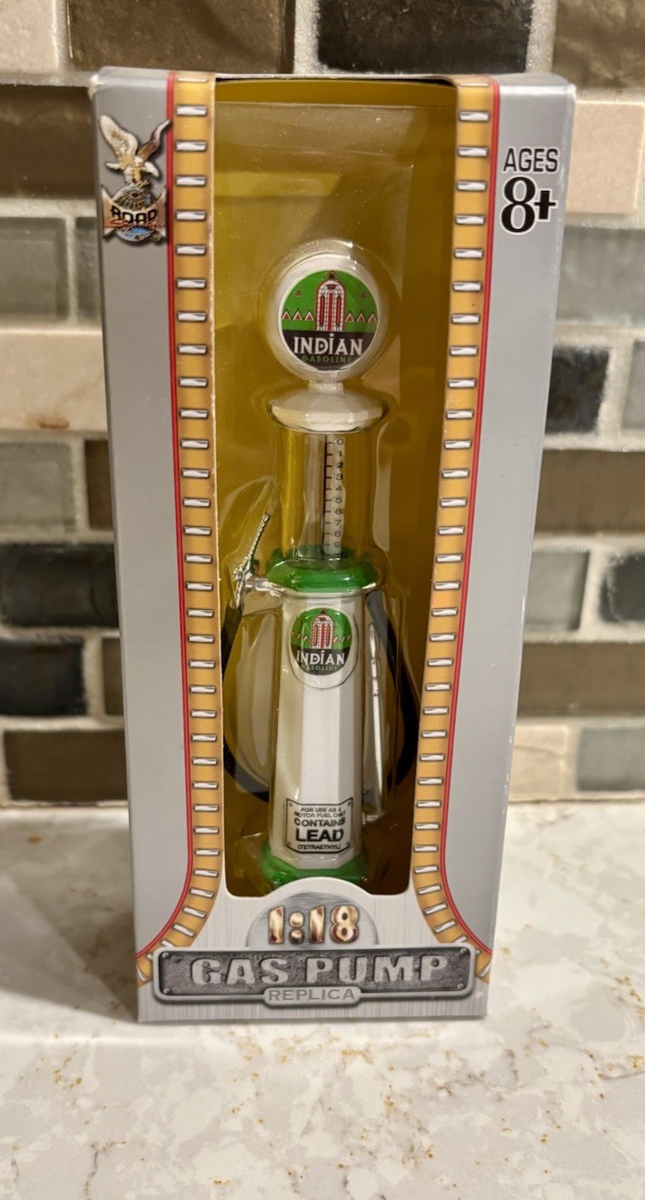Road Signature Indian Gasoline 1:18 Scale Vintage Gas Pump Replica Yat Ming NIB Road Signature Indian Gasoline 1:18 Scale Vintage Gas Pump Replica Yat Ming NIB