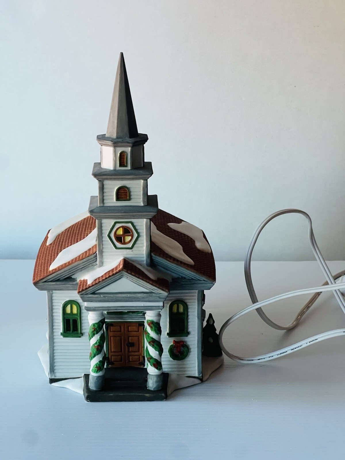 Vintage 1994 Dept 56 New England Village Series "Arlington Falls Church"