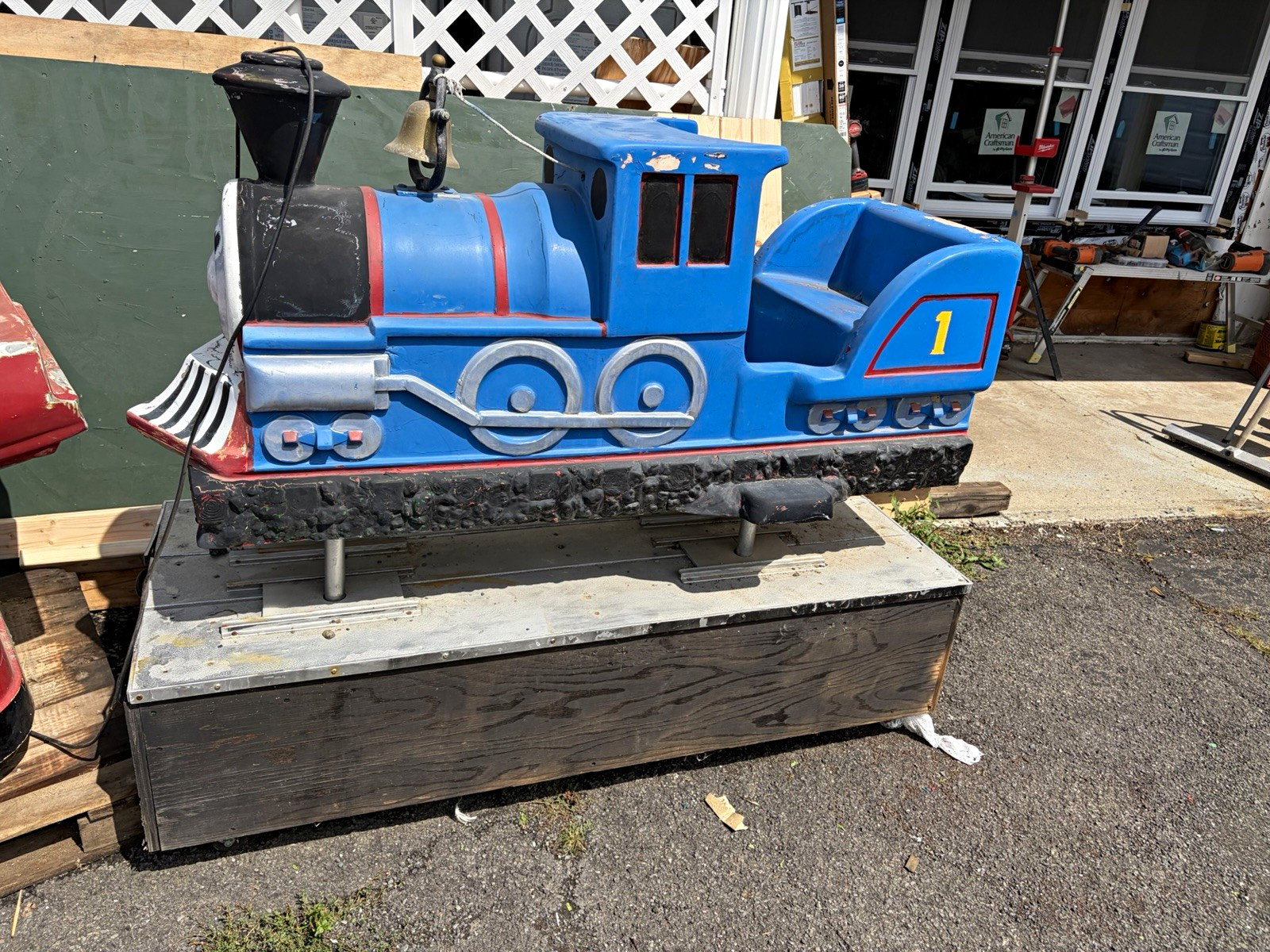 Thomas the Tank Engine Kiddie Ride Machine Arcade Game Thomas the Tank Engine Kiddie Ride Machine Arcade Game