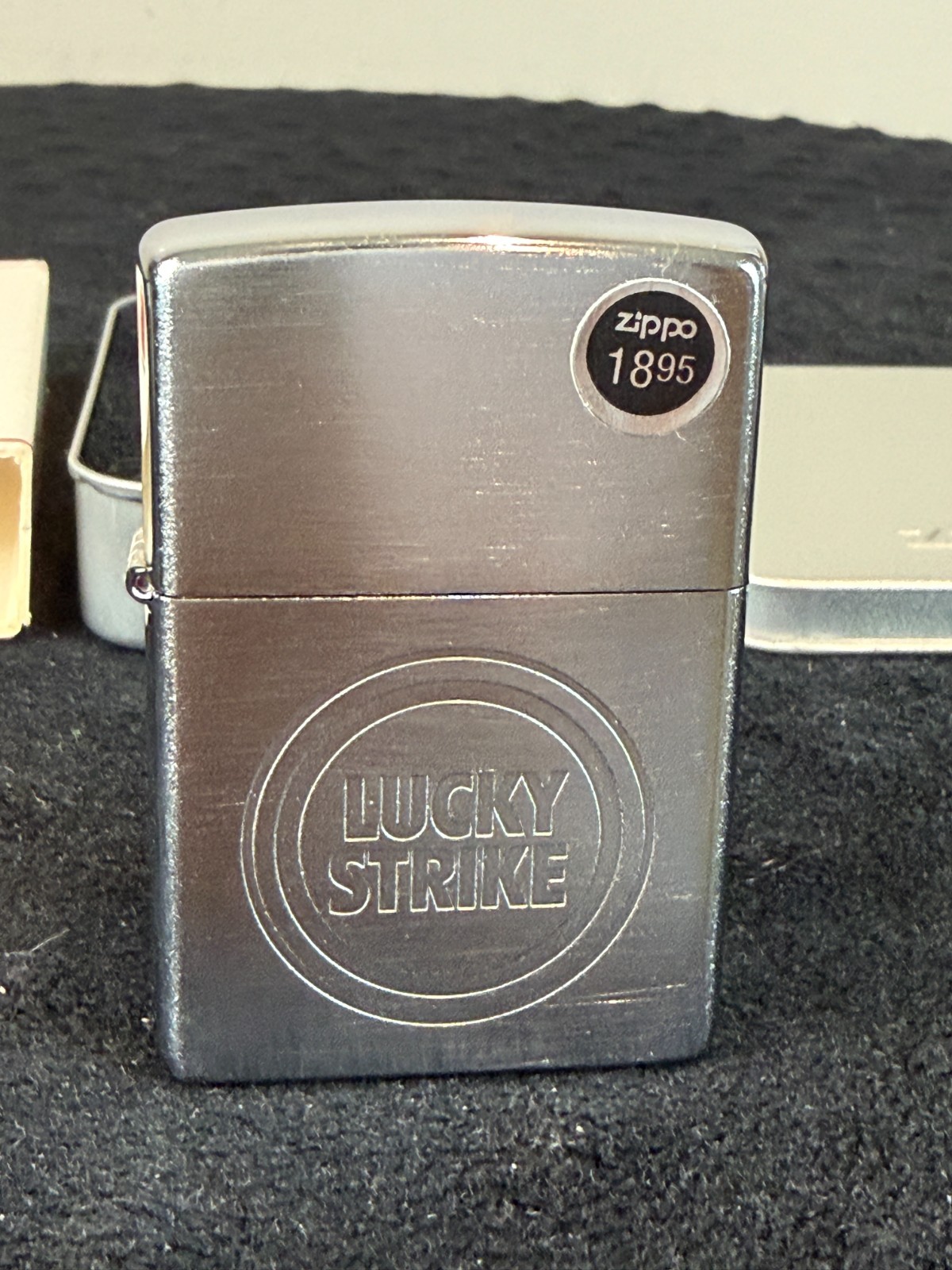 1999 Zippo - Lucky Strike Large Bullseye Brushed Chrome 200LS 498 1999 Zippo - Lucky Strike Large Bullseye Brushed Chrome 200LS 498