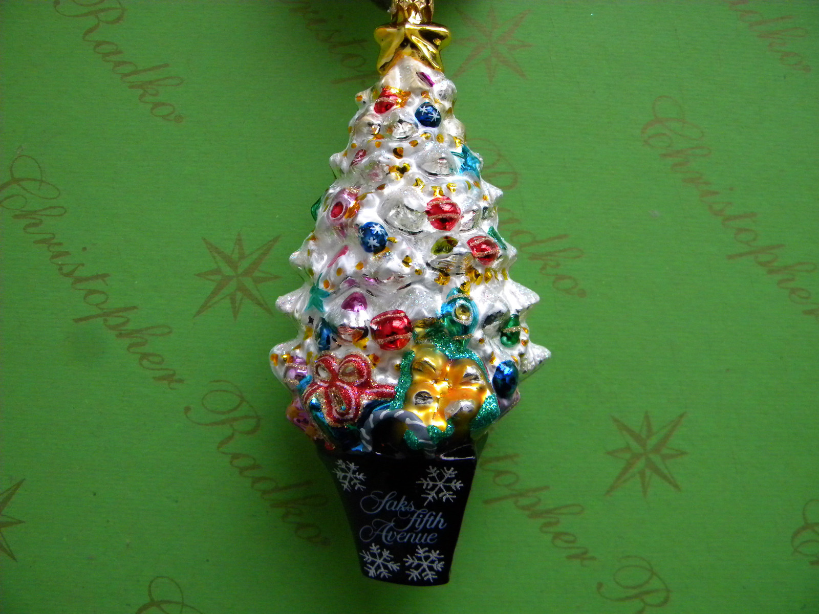 CHRISTOPHER RADKO SAKS FIFTH AVENUE HOLIDAY SHOPPER 2007 3011936 GLASS ORNAMENT CHRISTOPHER RADKO SAKS FIFTH AVENUE HOLIDAY SHOPPER 2007 3011936 GLASS ORNAMENT