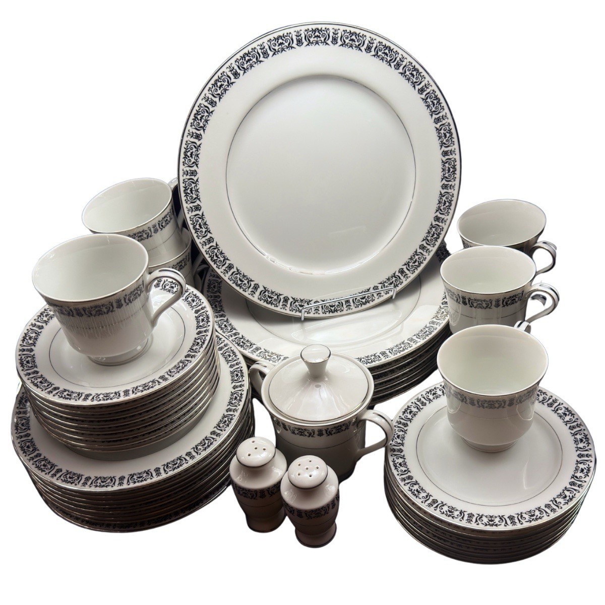 Vintage Treasure Chest China Majestic 3001 Dinnerware Set 39pc Platinum Japan Vintage Treasure Chest China Majestic 3001 Dinnerware Set 39pc Platinum Japan