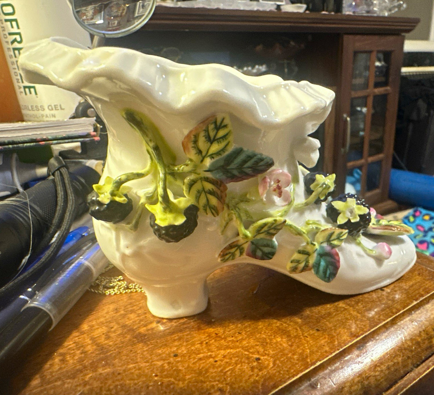 Porcelain circa 19th century Italian Majolica earthenware by Guilio Richard. Porcelain circa 19th century Italian Majolica earthenware by Guilio Richard.