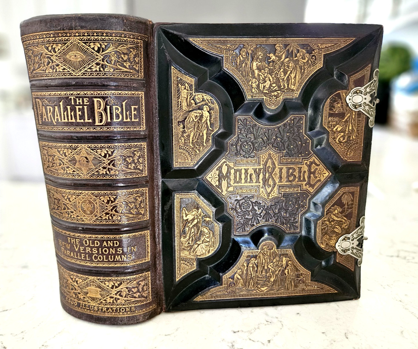 1800s Vintage Holy Bible King James V. 2500 pictorial antique 1886 w/clasps LRG.