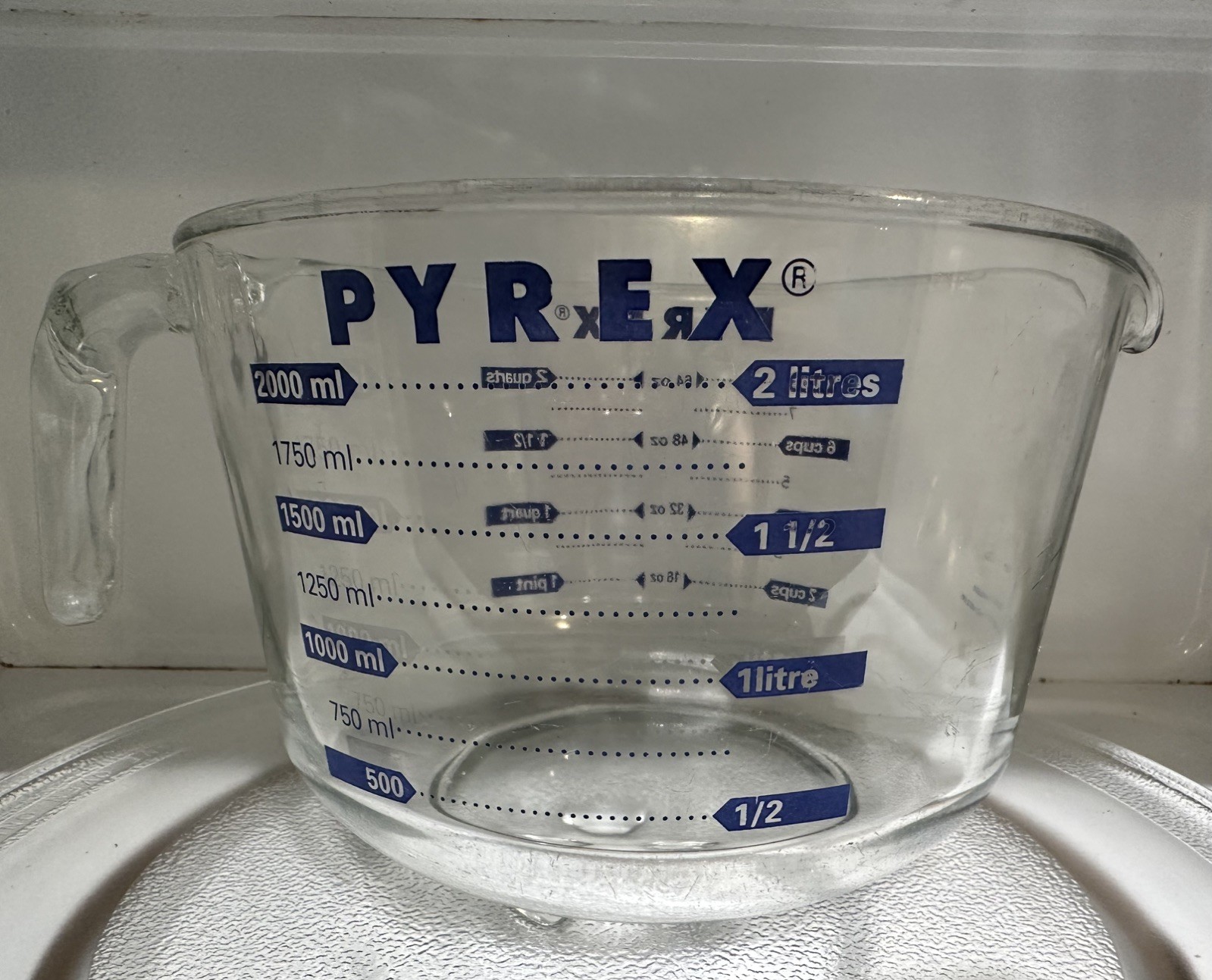 Vintage Pyrex large 8 Cup 2Q 64oz Measuring Cup RARE BLUE LETTERS Batter Bowl Vintage Pyrex large 8 Cup 2Q 64oz Measuring Cup RARE BLUE LETTERS Batter Bowl