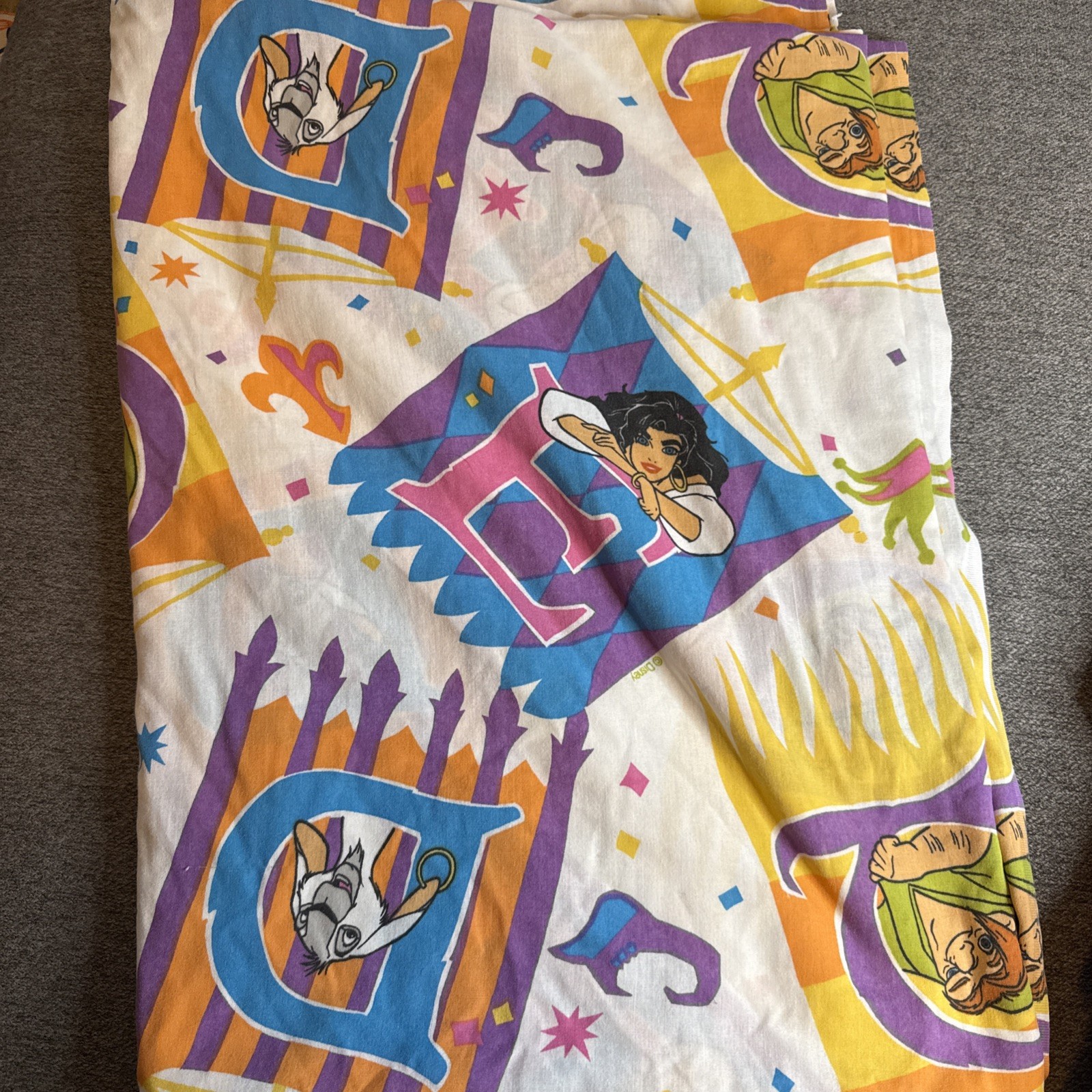 VTG 90s Disney - Hunchback of Notre Dame & Esmeralda Twin Bed Sheet VTG 90s Disney - Hunchback of Notre Dame & Esmeralda Twin Bed Sheet