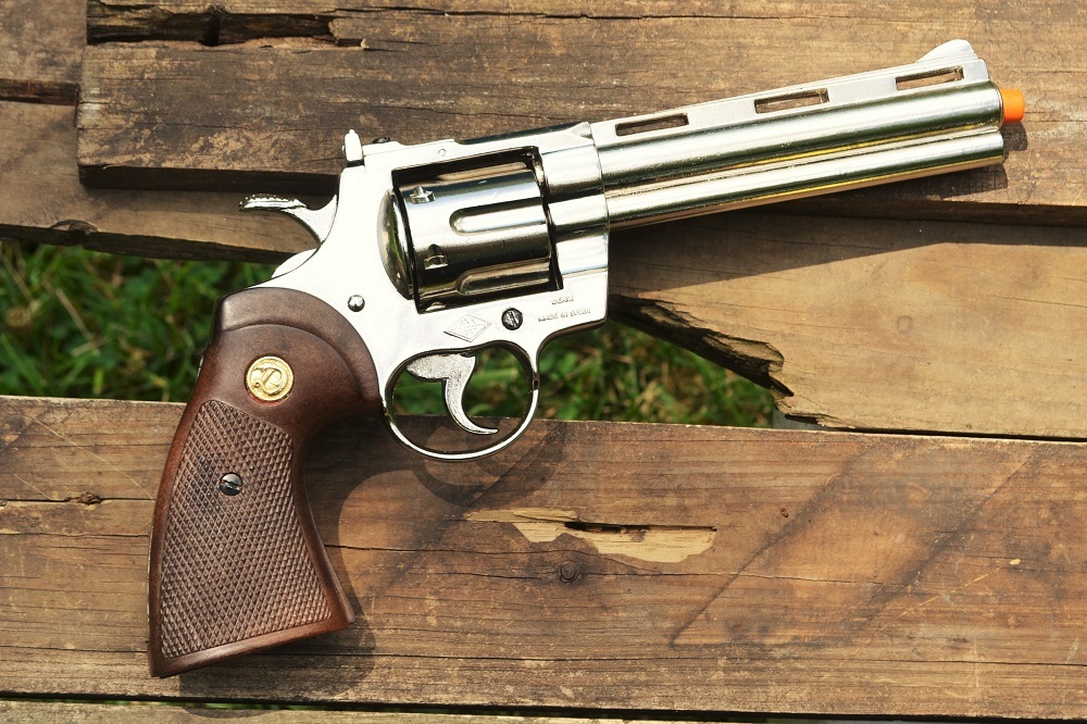 Non-Firing Replica Colt Python .357 Magnum Revolver - 357 - The Walking Dead TWD Non-Firing Replica Colt Python .357 Magnum Revolver - 357 - The Walking Dead TWD