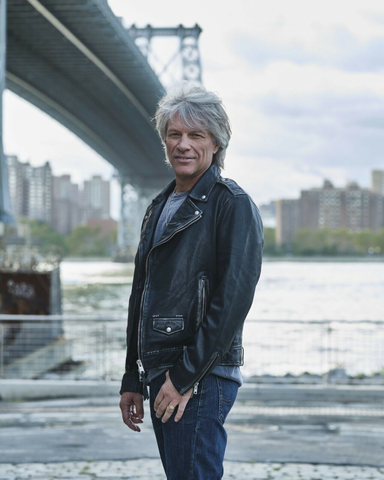 Jon Bon Jovi   Glossy Photo 8x10
