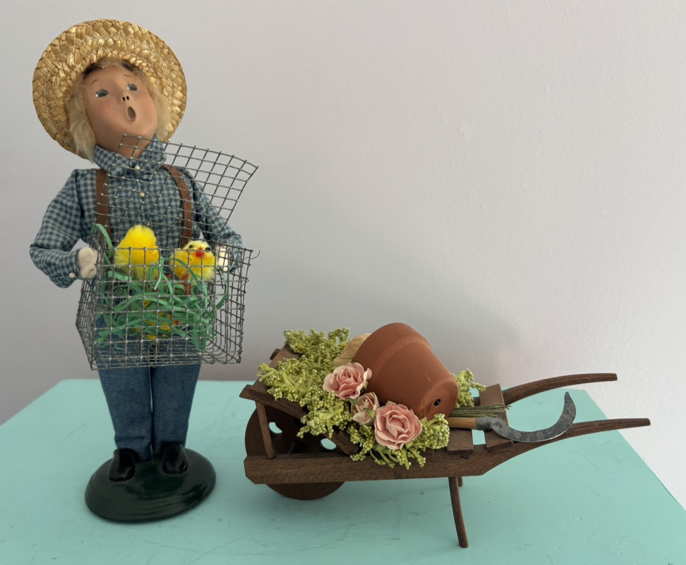 Byers Choice Carolers Farmer with Chickens + Puppy Dog in Garden Wheelbarrow EUC Byers Choice Carolers Farmer with Chickens + Puppy Dog in Garden Wheelbarrow EUC