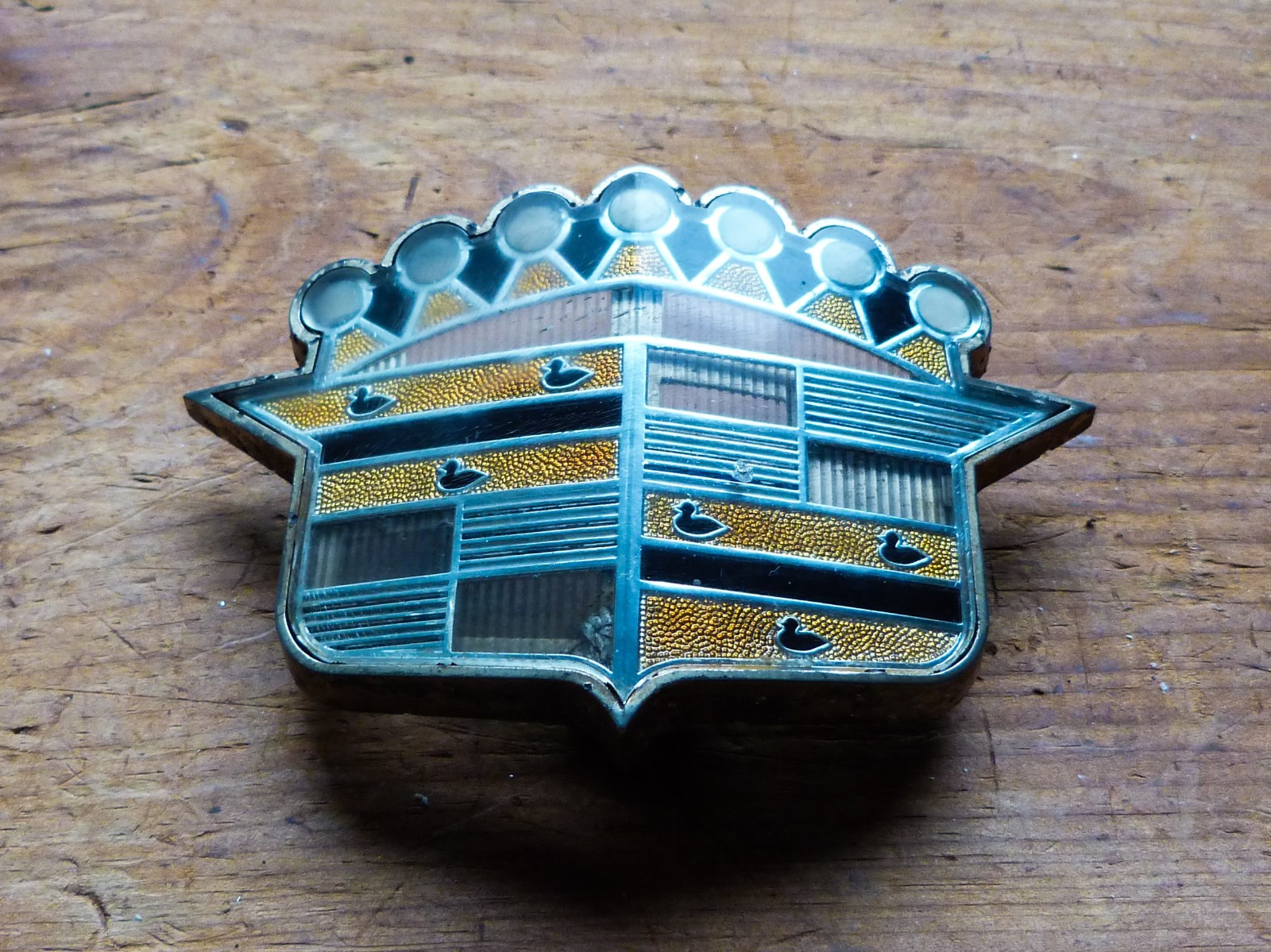 vintage Original 1952 1953 Cadillac Hood Badge / Emblem / crest Pt #1458439