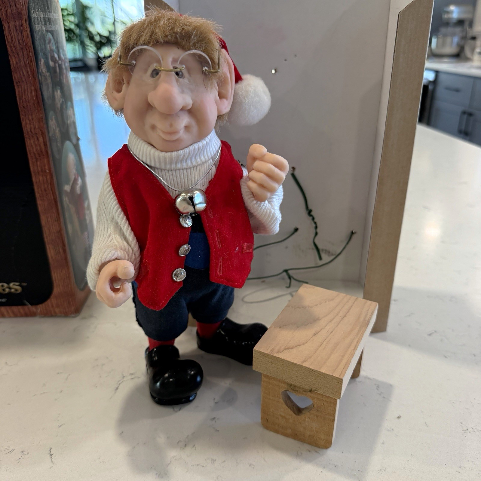 Vtg 1999 Zim's The Elves Themselves "Raymond" 10" Christmas Elf Figurine w/ Box Vtg 1999 Zim's The Elves Themselves "Raymond" 10" Christmas Elf Figurine w/ Box