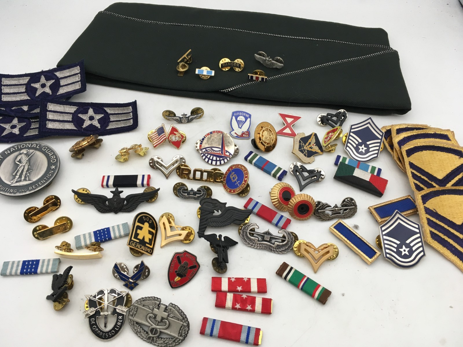 Huge Lot Military Lot - Pins, Ribbon Bars, Patches, Garrison Cap Huge Lot Military Lot - Pins, Ribbon Bars, Patches, Garrison Cap