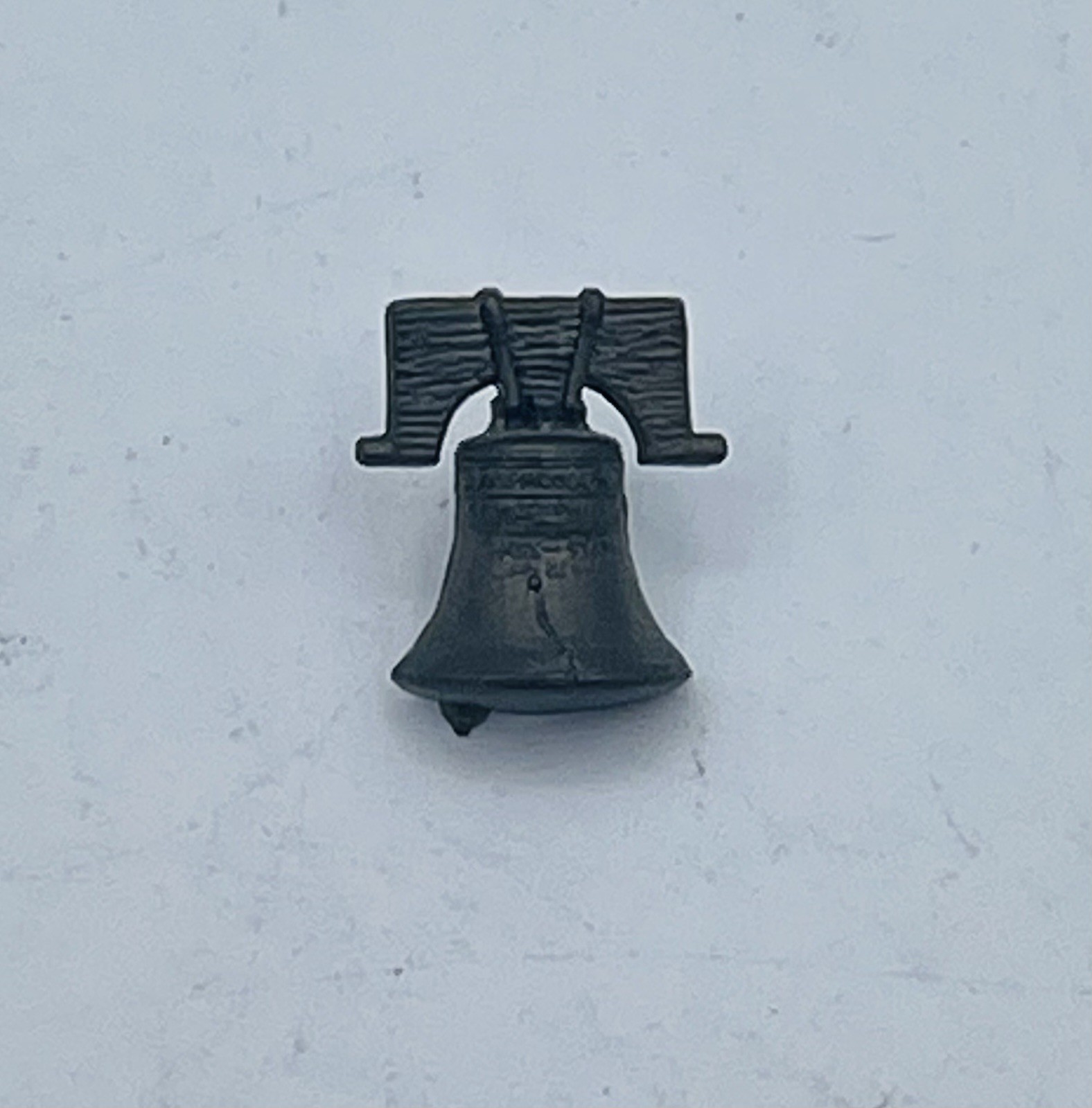 Vtg Liberty Bell Pewter Tone Lapel Pin Philadelphia Independence Hall Vtg Liberty Bell Pewter Tone Lapel Pin Philadelphia Independence Hall