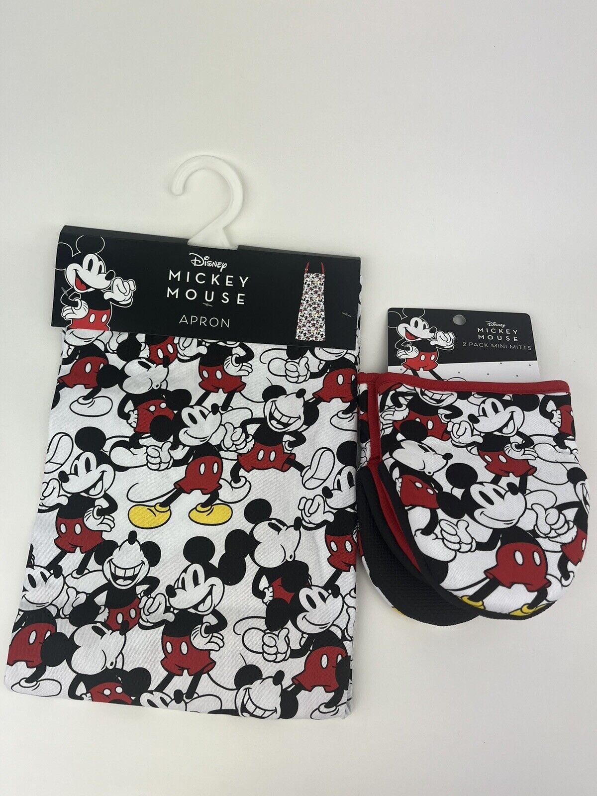 Disney Mickey Mouse Set Of Apron And 2 Pack Mini Mitts