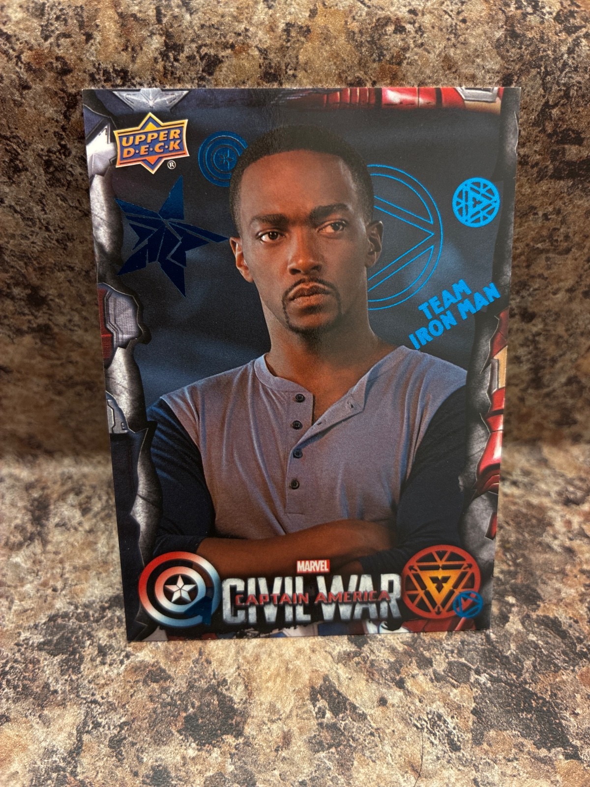 2016 Upper Deck Marvel SAM WILSON "Captain America"🔥BLUE FOIL IRON MAN #24