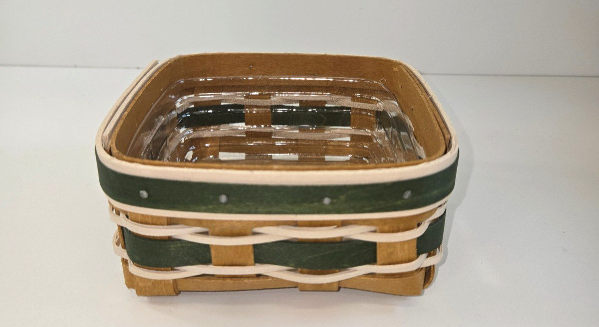 Longaberger Square Basket Green & White Protector 2009 5.5" x 5.5" x 2.5" Longaberger Square Basket Green & White Protector 2009 5.5" x 5.5" x 2.5"
