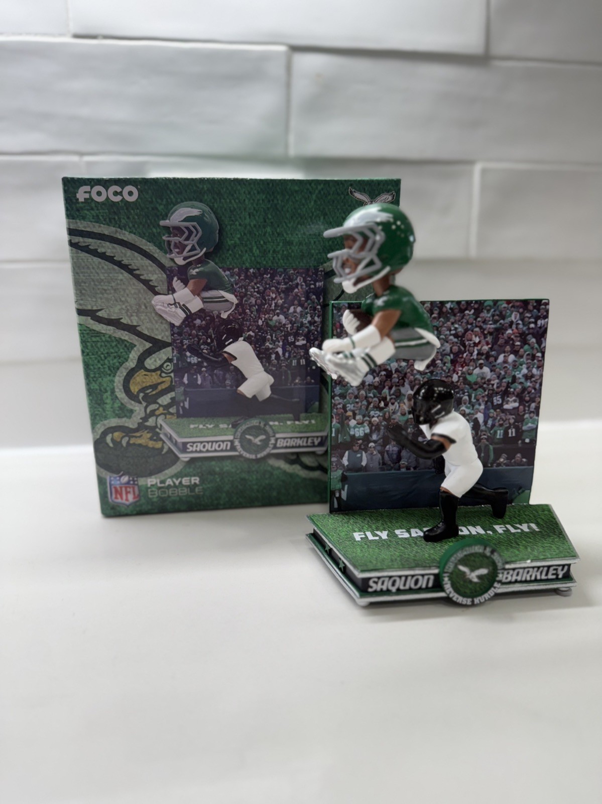 Philly Eagles Saquon Barkley Backwards Hurdle NFL Bobblehead RARE MADDEN COVER Philly Eagles Saquon Barkley Backwards Hurdle NFL Bobblehead RARE MADDEN COVER