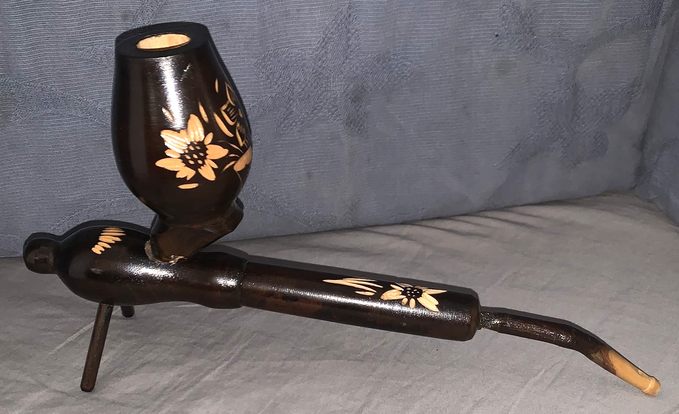 Nice Vintage Wooden Hand Carved European Pipe with Stand Floral Design Nice Vintage Wooden Hand Carved European Pipe with Stand Floral Design