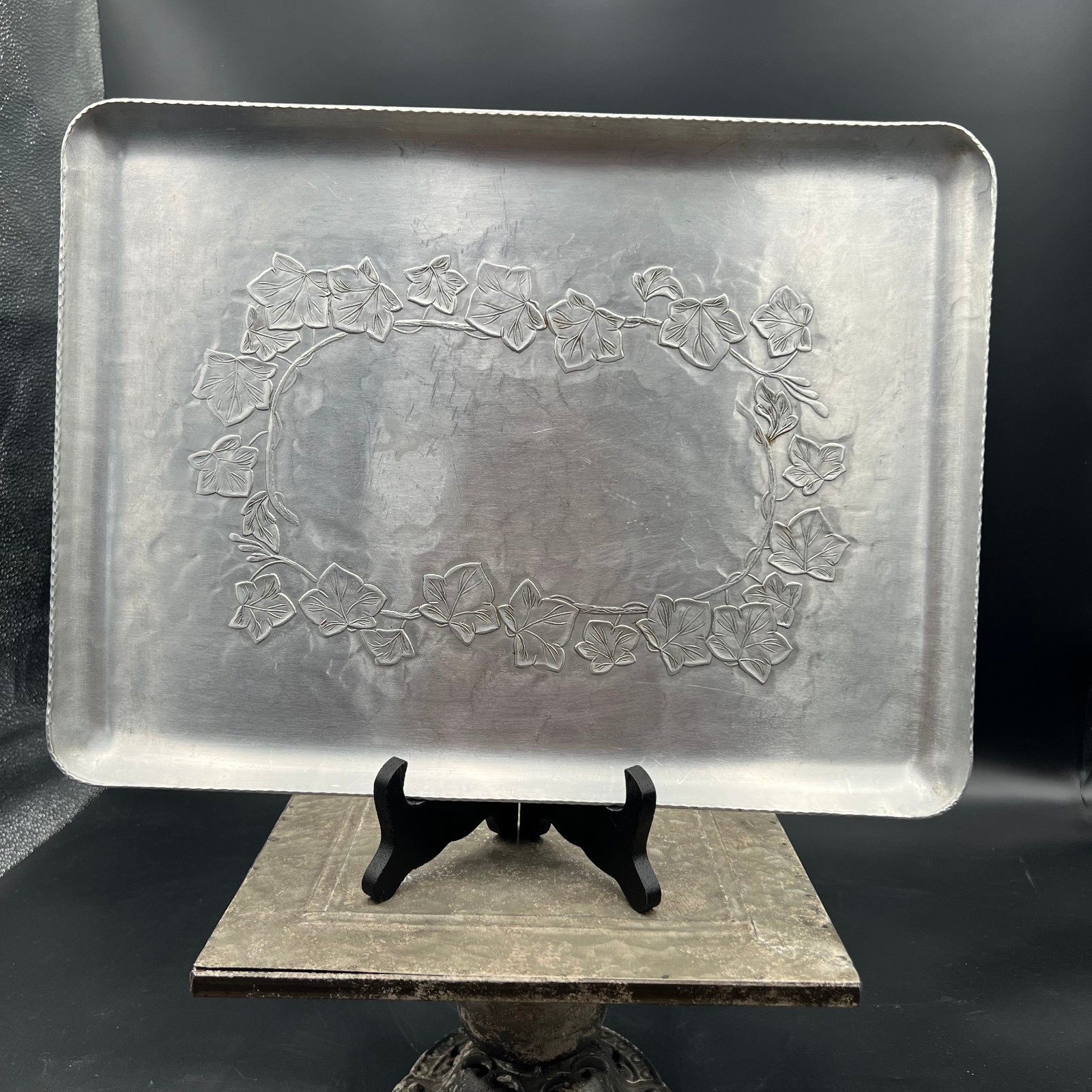 Vtg Mid-Cent Everlast Forged Aluminum Serving Tray Hammered Floral Rectangular Vtg Mid-Cent Everlast Forged Aluminum Serving Tray Hammered Floral Rectangular