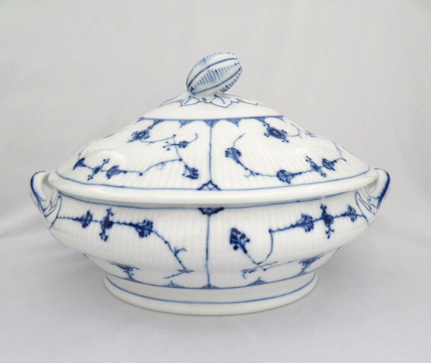 Antique B & G Denmark Blue Traditional Tureen & Lid w Squash Finial Pre 1898 Antique B & G Denmark Blue Traditional Tureen & Lid w Squash Finial Pre 1898