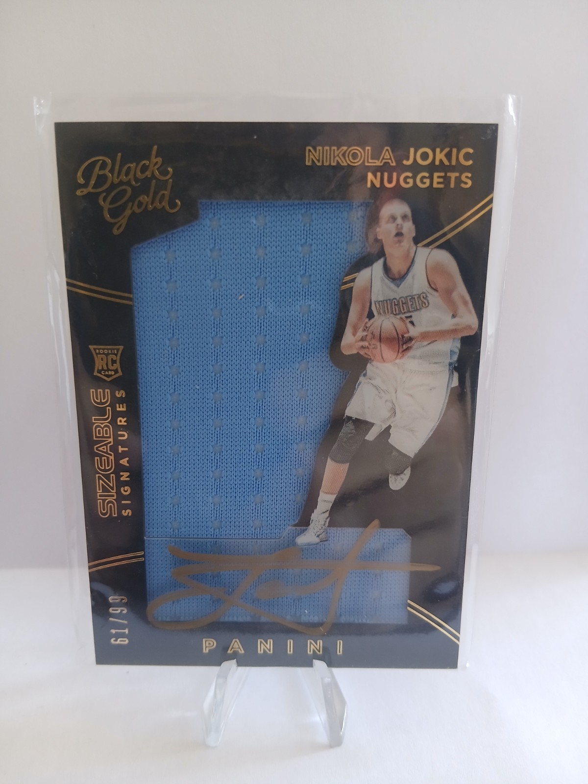 2015-16 PANINI Black Gold Nikola JOKIC Sizeable Signatures RC Auto Patch /99 2015-16 PANINI Black Gold Nikola JOKIC Sizeable Signatures RC Auto Patch /99