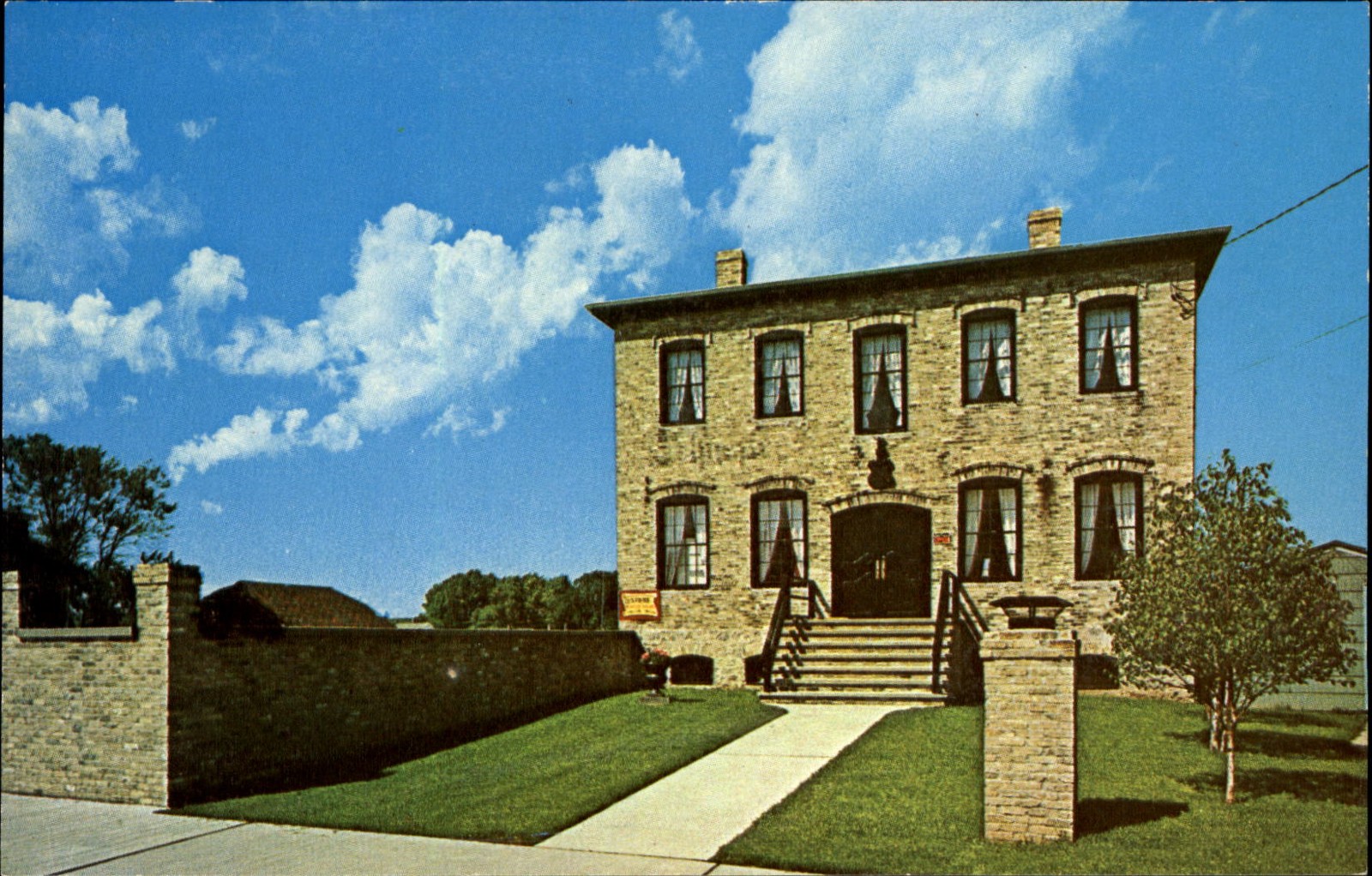 Von Stiehl Winery ~ Algoma Wisconsin WI ~ Montmorency Cherry ~ 1960s postcard