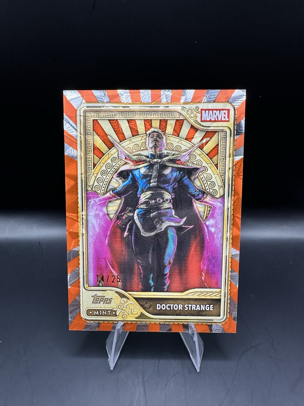 2026 Topps Mint Marvel Doctor Strange #90 Gold Orange Diamanté 14/25 SSP 2026 Topps Mint Marvel Doctor Strange #90 Gold Orange Diamanté 14/25 SSP