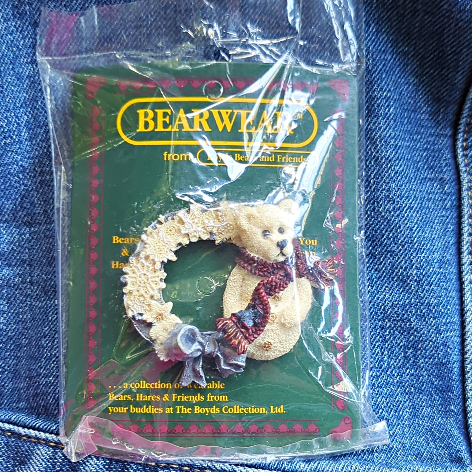 Boyds Bears & Friends Bearwear Snowbeary and the Snowflakes Bear Brooch 26007 Boyds Bears & Friends Bearwear Snowbeary and the Snowflakes Bear Brooch 26007