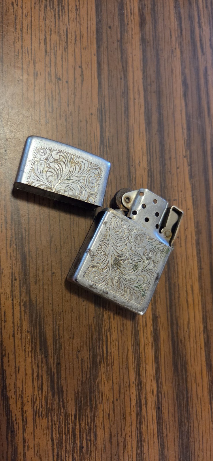 Zippo Engraved Floral Lighter Bradford USA Broken Top Joe Read Description Zippo Engraved Floral Lighter Bradford USA Broken Top Joe Read Description