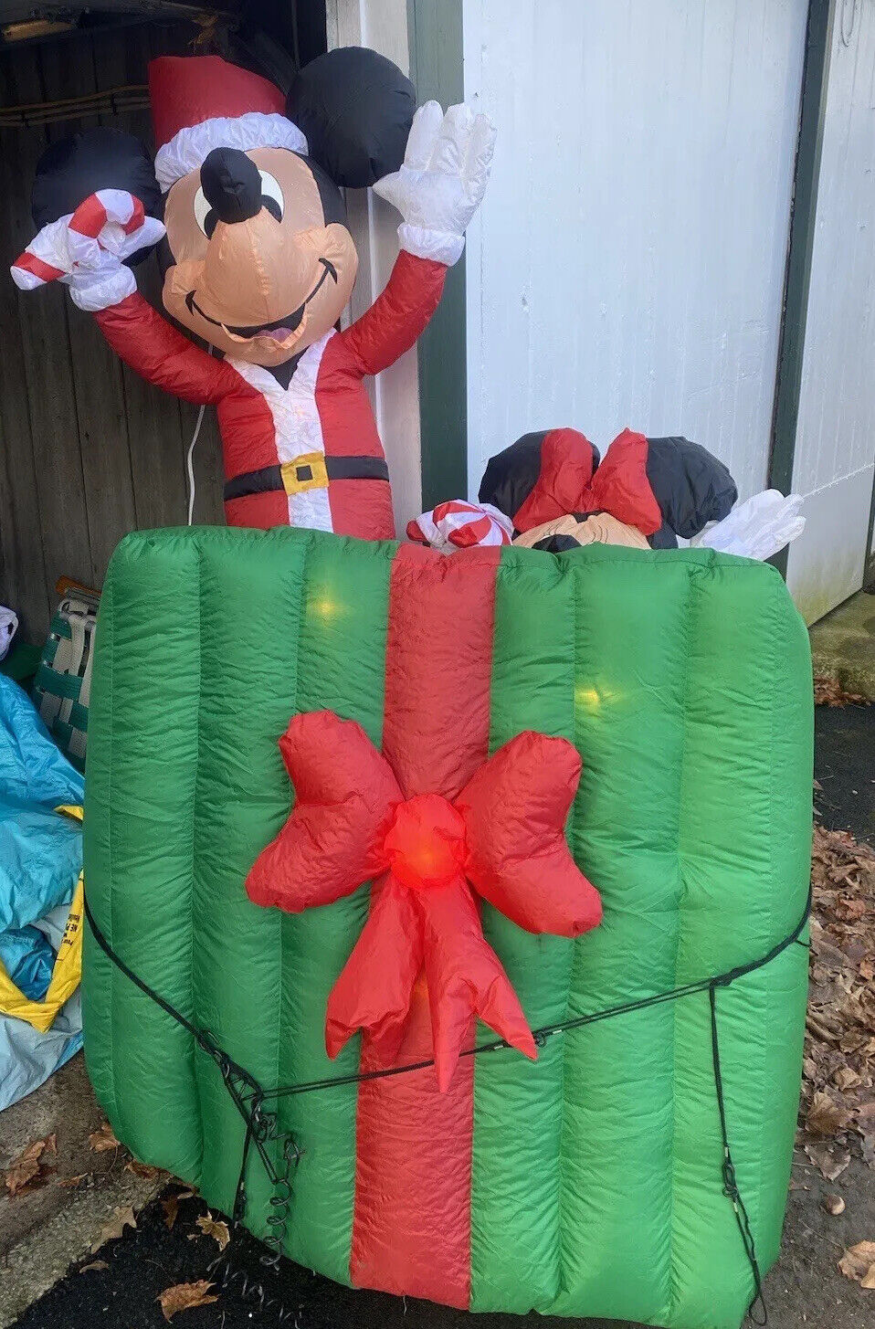 Mickey Mouse & Minnie 6’ Christmas Inflatable Animated AirBlown Gemmy Disney