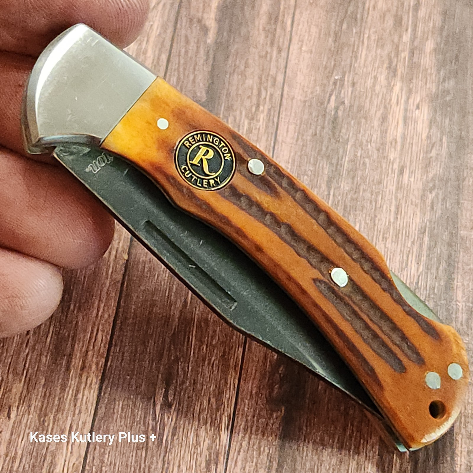 Remington Backwoods Lockback 3.63" Closed Bone Handles Folding Pocket Knife Remington Backwoods Lockback 3.63" Closed Bone Handles Folding Pocket Knife