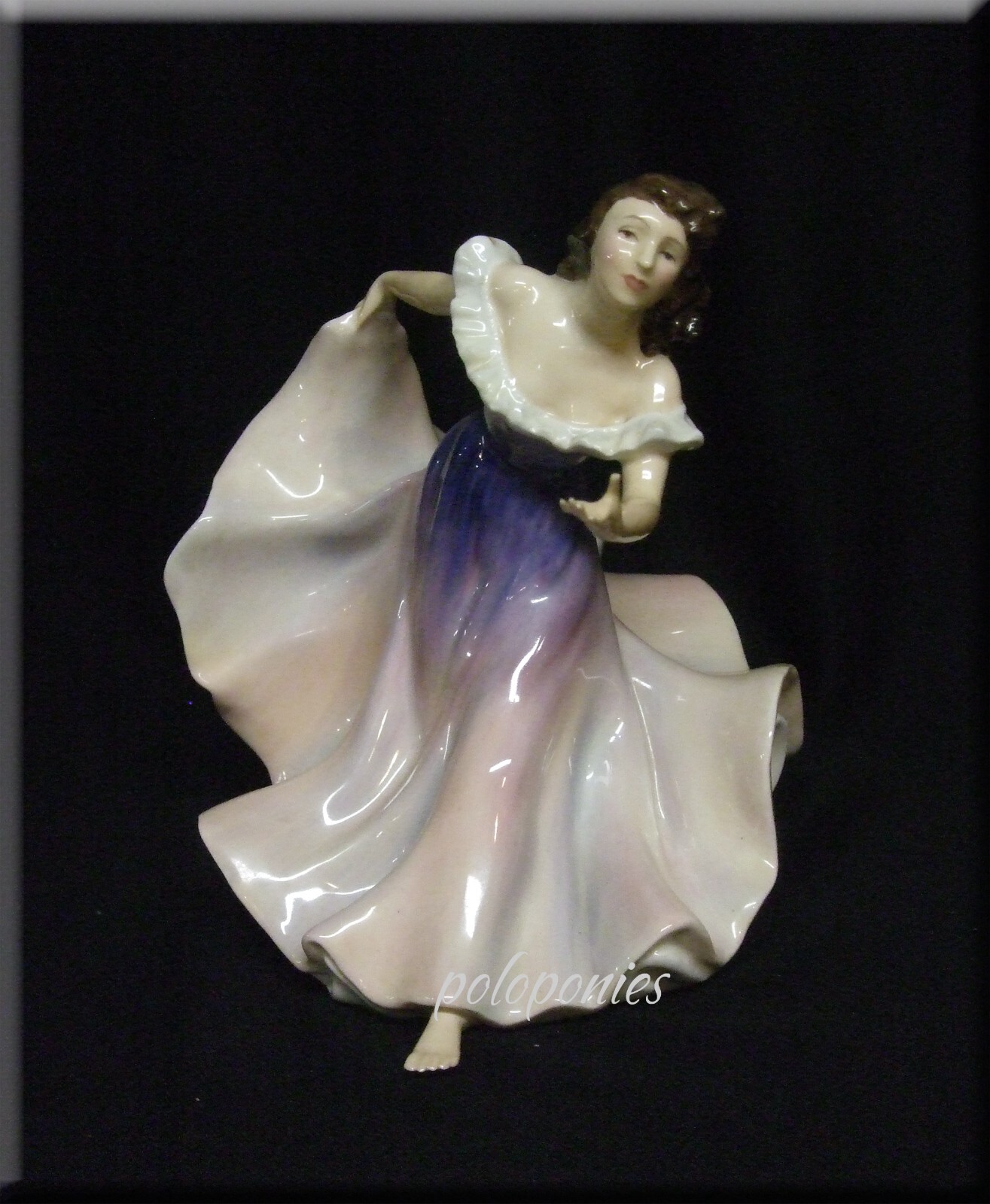 ROYAL DOULTON Gypsy Dance HN2157 with Arm Extended - Dance Theme Series ROYAL DOULTON Gypsy Dance HN2157 with Arm Extended - Dance Theme Series