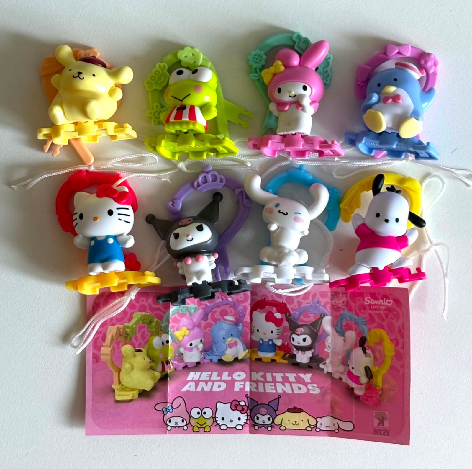 NEW - HELLO KITTY AND FRIENDS - complete set of 8 figures LIMITED KINDER SET NEW - HELLO KITTY AND FRIENDS - complete set of 8 figures LIMITED KINDER SET
