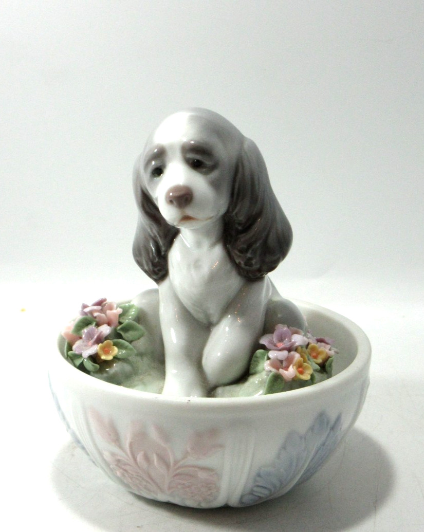 Retired Lladro PUPPY SUPRISE 6617 Dog & Flowers 1998 No Top-Last 4 photos chips Retired Lladro PUPPY SUPRISE 6617 Dog & Flowers 1998 No Top-Last 4 photos chips