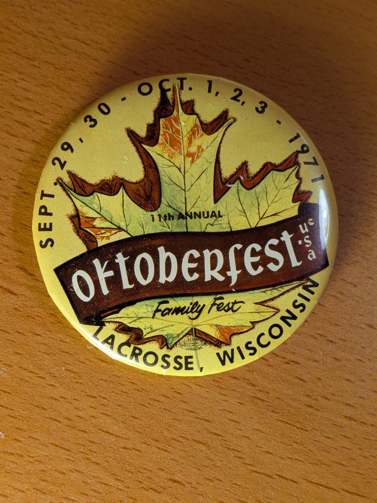 Vintage 1971 La Crosse Oktoberfest Button Pin Wisconsin Fest Souvenir Memorabili Vintage 1971 La Crosse Oktoberfest Button Pin Wisconsin Fest Souvenir Memorabili