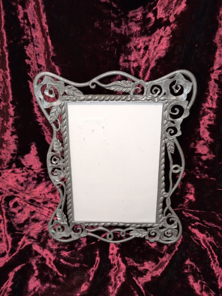 Vintage Ornate Metal Picture Frame with Floral Design Vintage Ornate Metal Picture Frame with Floral Design