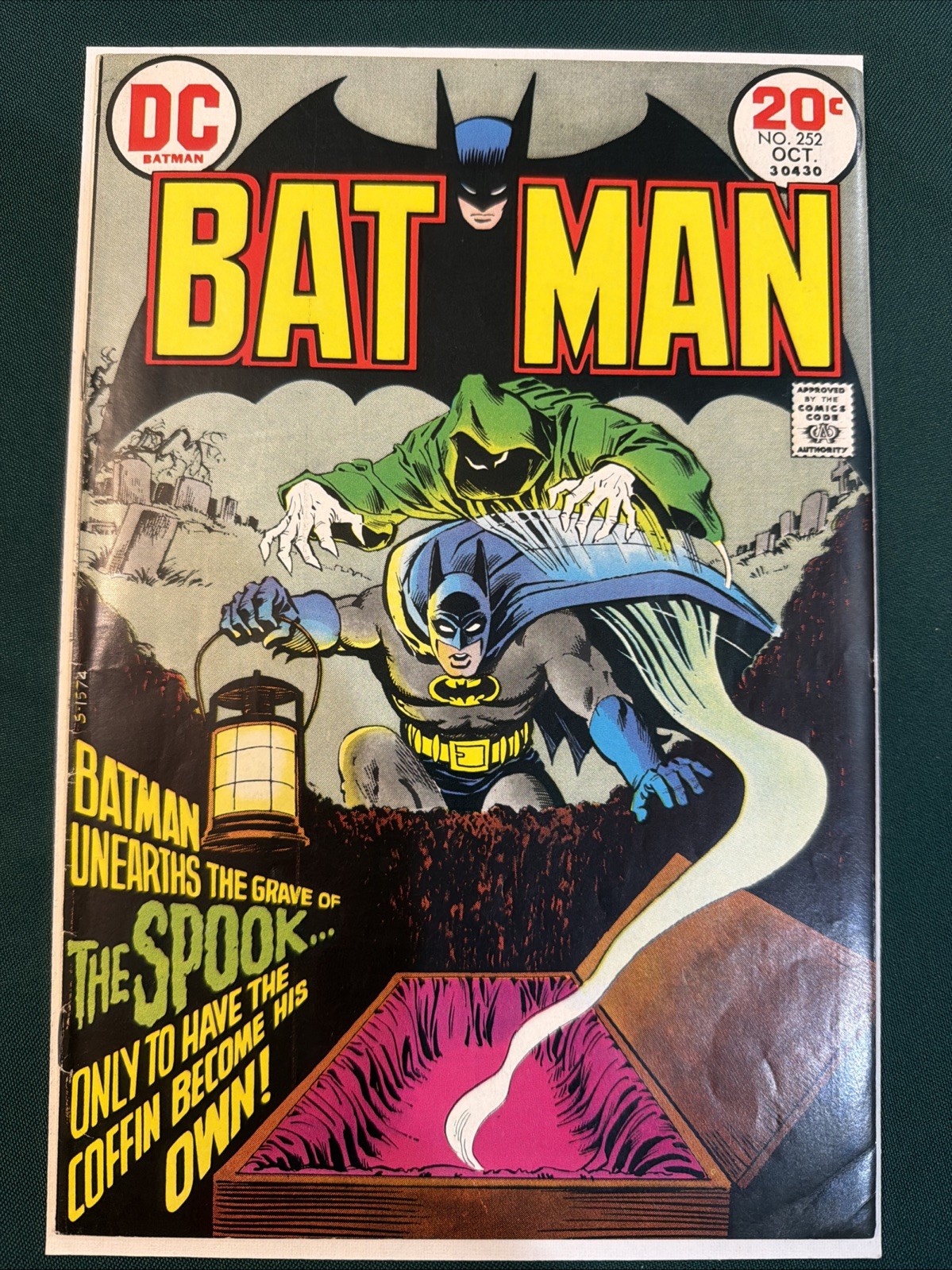 Batman #252 (October 1973, DC) The Spook Cover Batman #252 (October 1973, DC) The Spook Cover