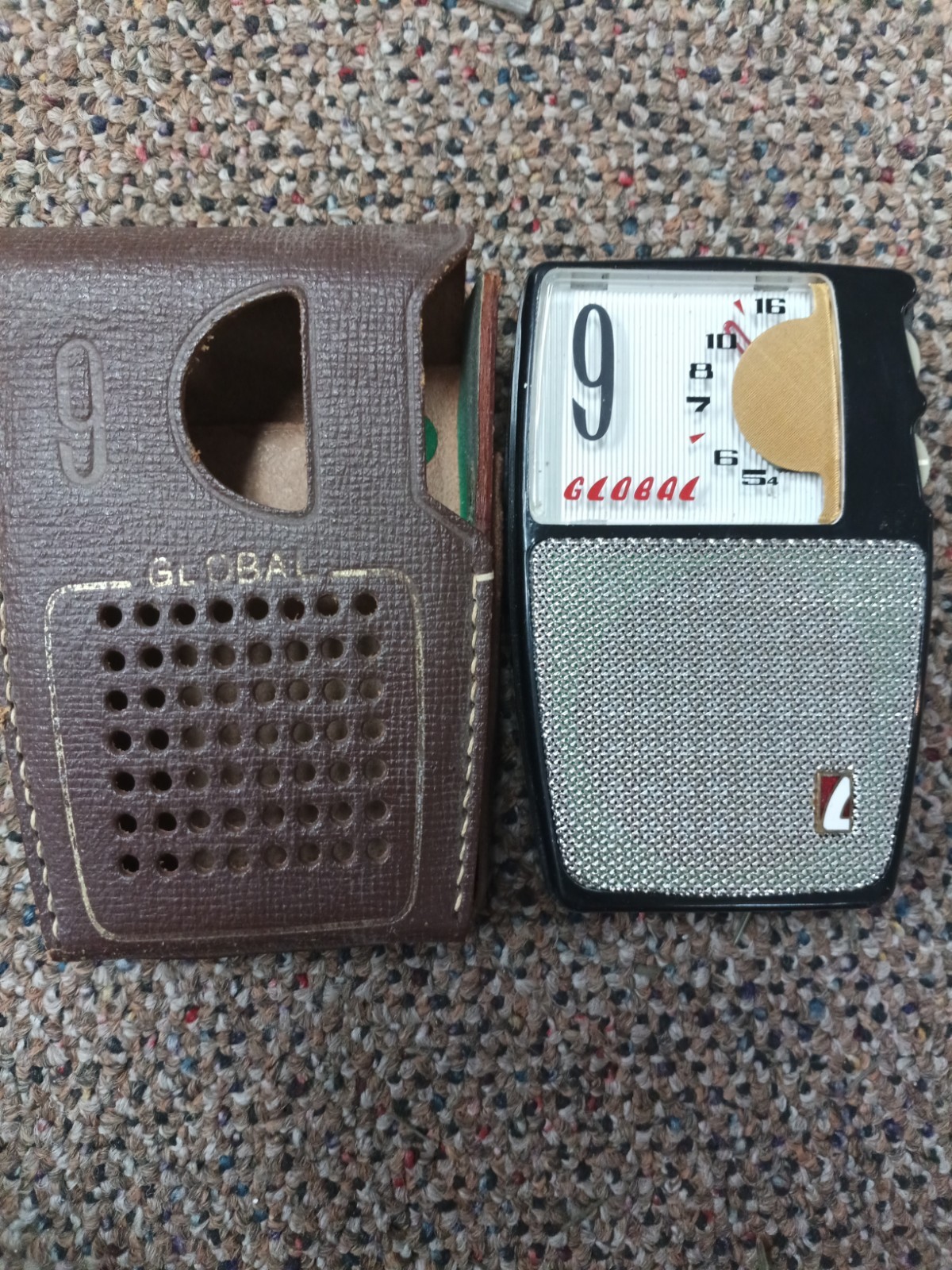 Global GR-900 Transistor Radio with Leather Case, Made in Japan, Vintage Design