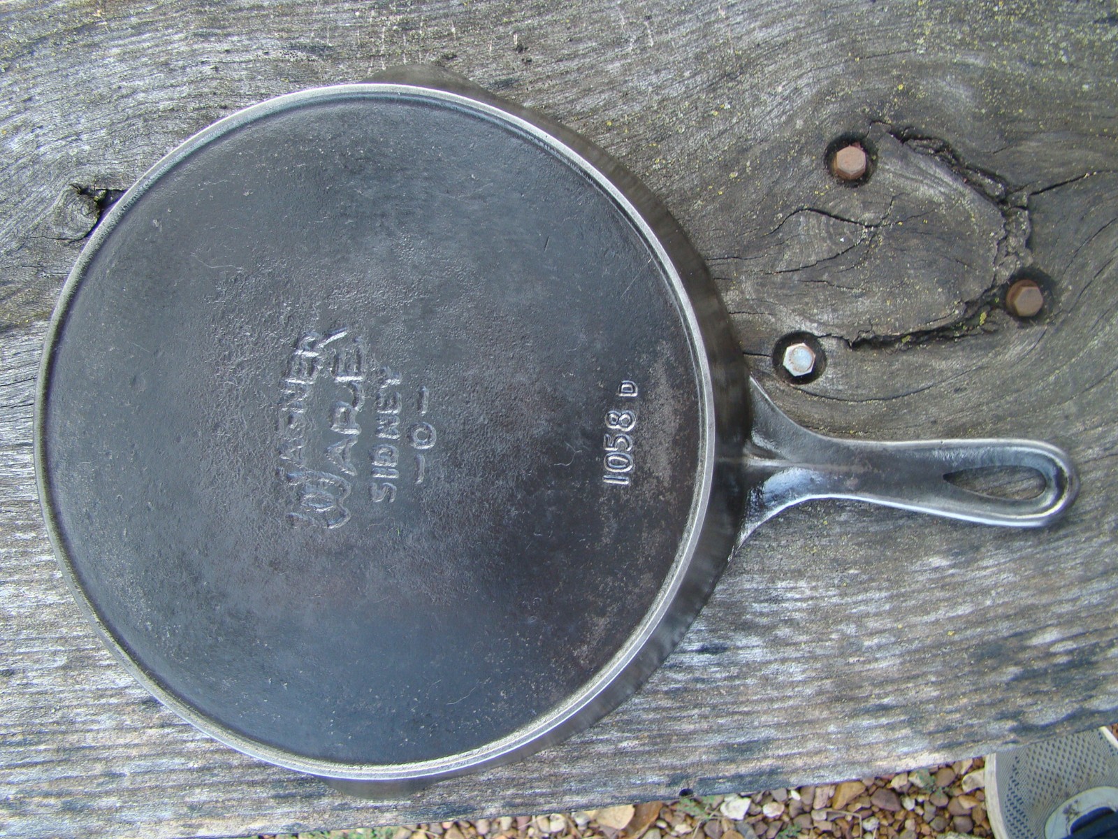 Wagner National No. 8 Cast Iron Skillet with Heat Ring 1058 D  Cean Restored