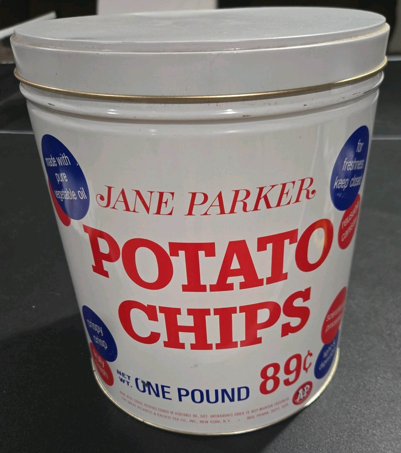 Vintage JANE PARKER Potato Chip Tin Can A&P 9.5” White 1 Pound Canister New York Vintage JANE PARKER Potato Chip Tin Can A&P 9.5” White 1 Pound Canister New York